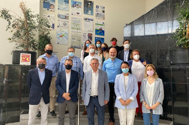 La futura FP exigirà estretir vincles entre educació i empresa per afavorir la inserció laboral