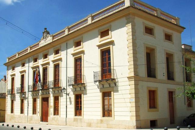 Inhabilitan 7 años al ex secretario de Aielo por amañar unas oposiciones