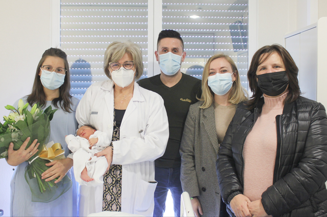 El primer bebé nascut a l'Hospital d'Ontinyent es fa esperar fins el 8 de gener