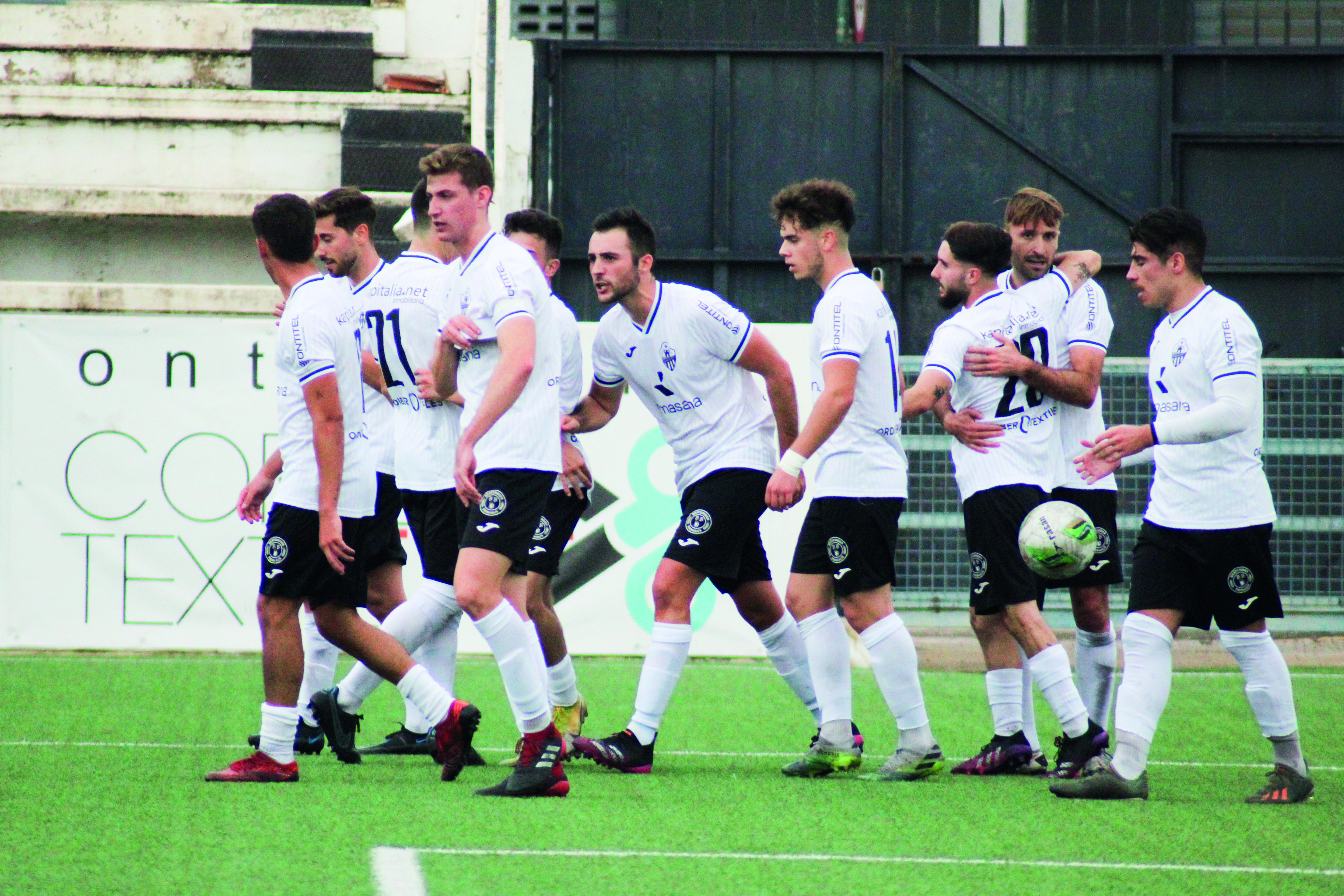 El Ontinyent 1931 celebra un gol