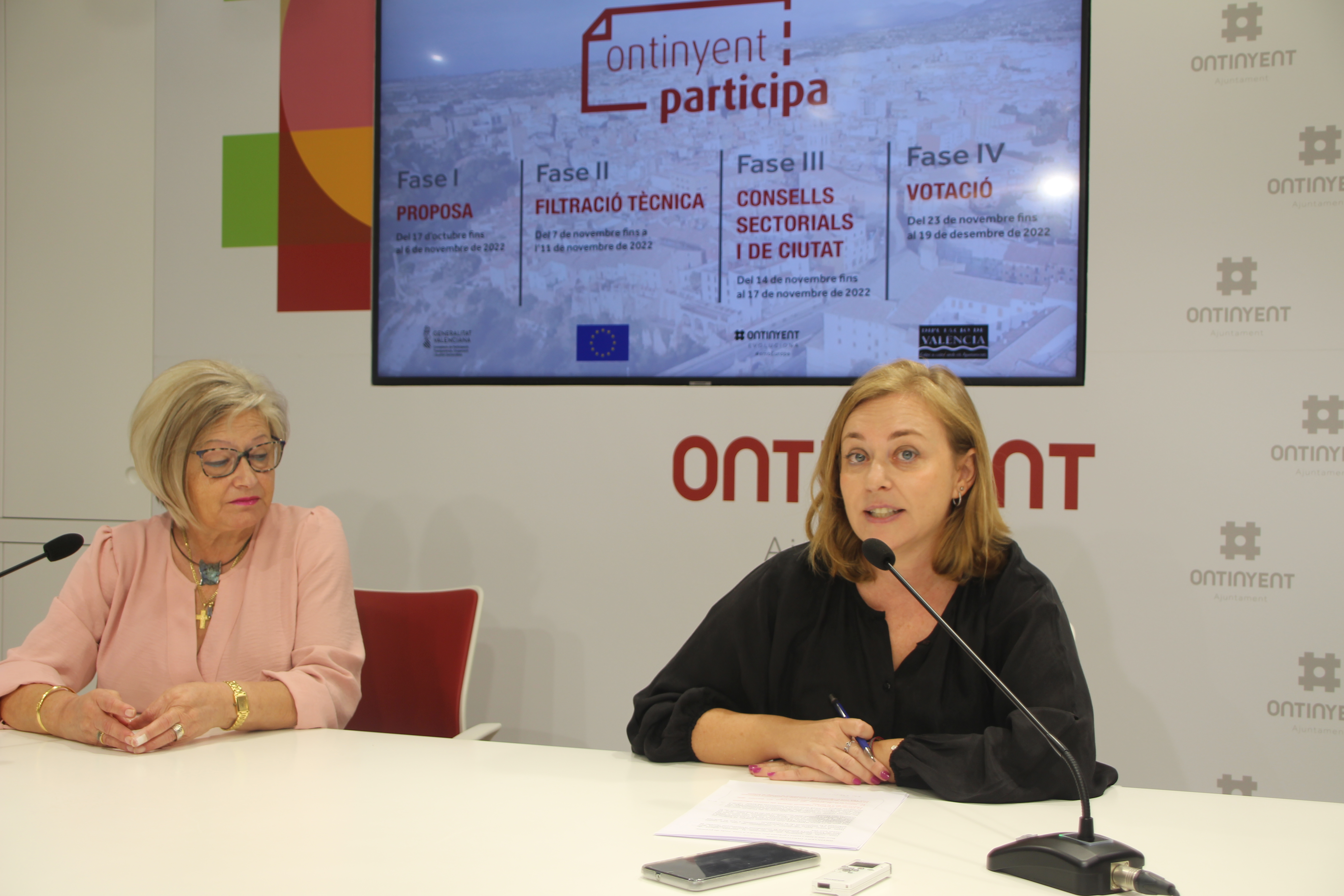 Virtudes González i Natalia Enguix