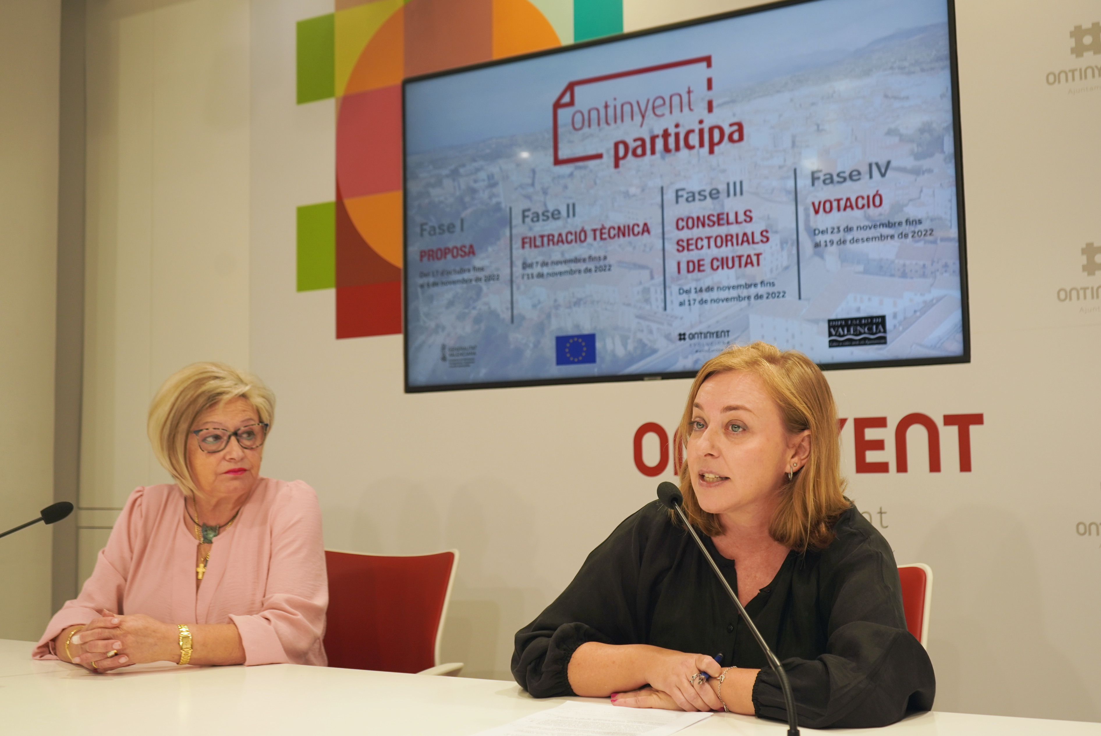 Virtudes González i Natalia Enguix