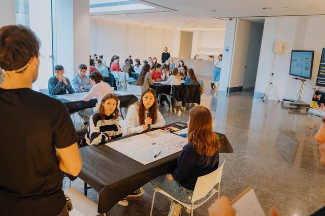 Estudiantes proponen tres proyectos sostenibles y tecnológicos para el sector téxtil