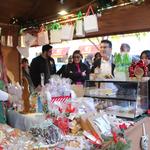 El Mercat de Nadal d'Ontinyent plena la plaça de la Concepció