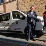 Caixa Ontinyent aporta un vehicle a l'Associació de malalts d'Alzheimer d'Albaida