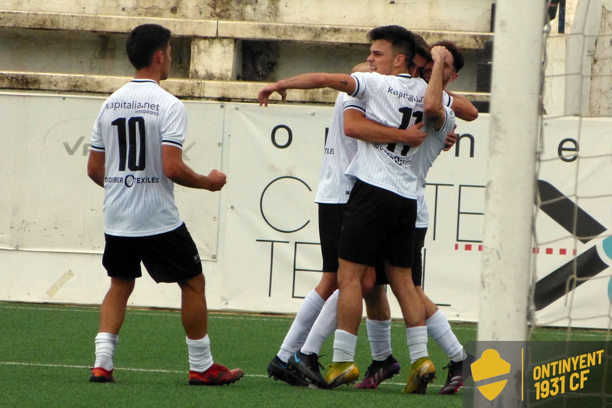 El Ontinyent 1931 celebra un gol frente a La Nucia 'B'