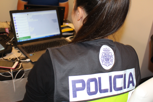 Detingut un matrimoni a Ontinyent per estafar a través d'una APP de pagament instantani