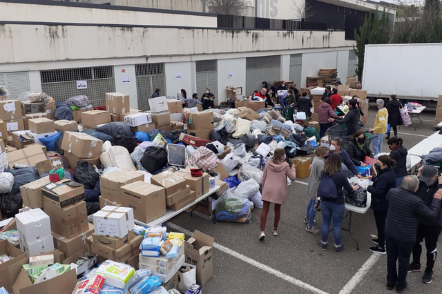 Ontinyent enviarà este dimecres el primer tràiler amb ajuda humanitària per a Ucraïna