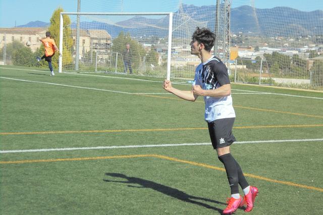 Cambreta mantiene al Deportivo Ontinyent en la pelea