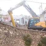 Ontinyent inicia la retirada de la casa aforada al carrer Roses