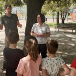Ontinyent suelta 25.000 insectos antiplaga 
