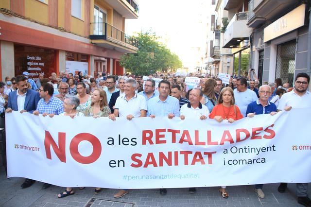 Ontinyent anuncia més mobilitzacions si Sanitat manté el tancament de medicina interna