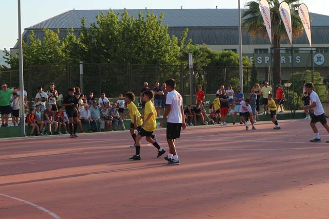 Las 24 Horas de Ontinyent reúnen 10.000 espectadores y 2.000 deportistas