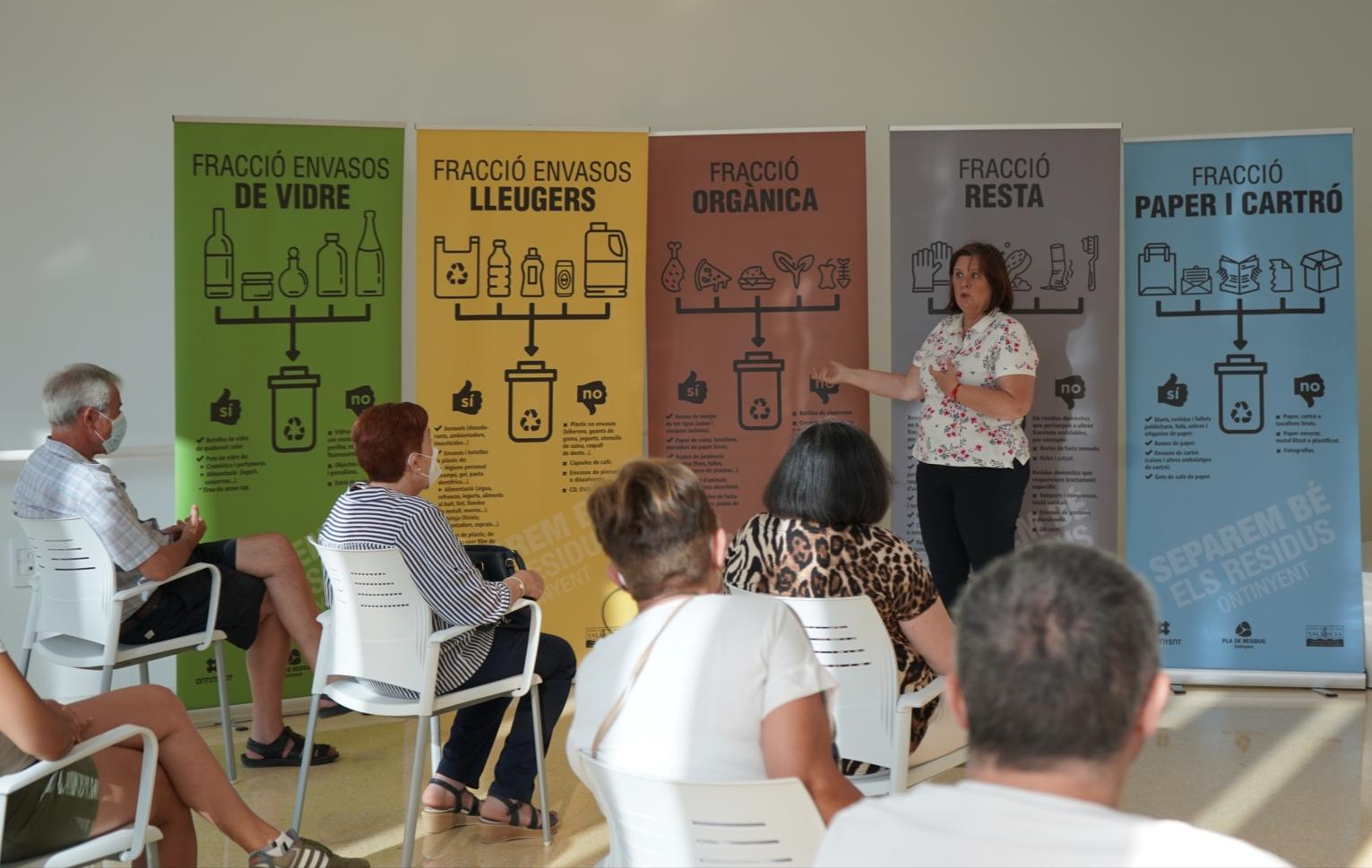 Foto: charla de la campaña "Separem bé els residus"