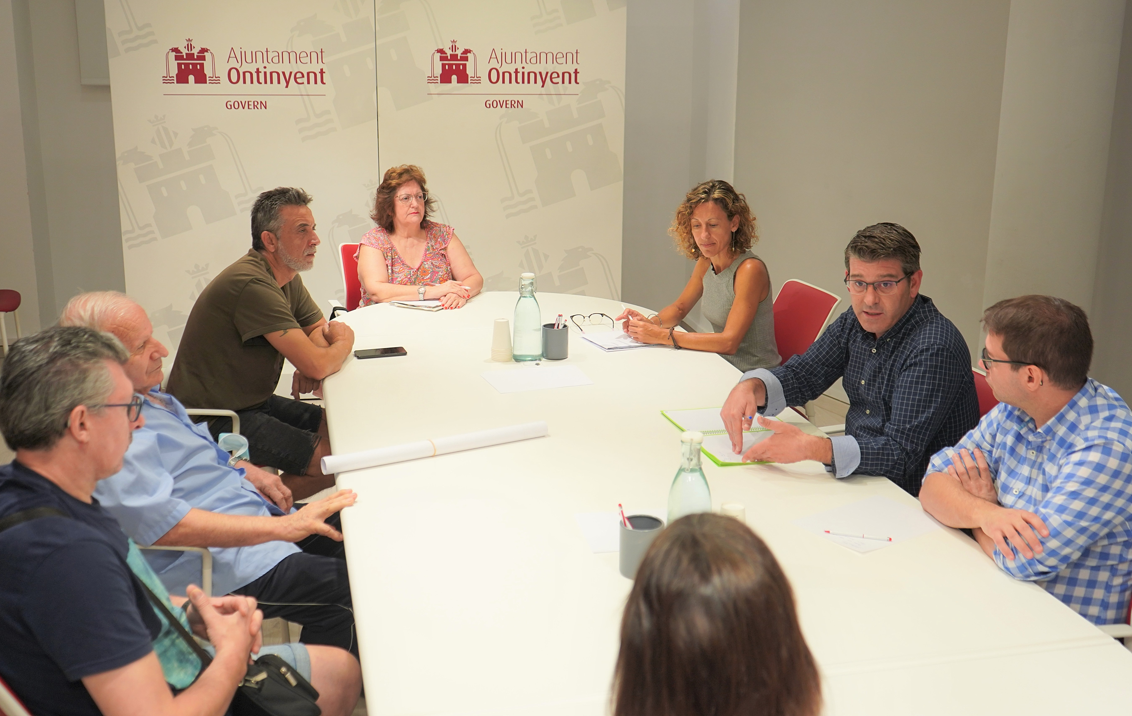 Rreunió amb tècnics i veïnat a la qual es van abordar les obres del talús