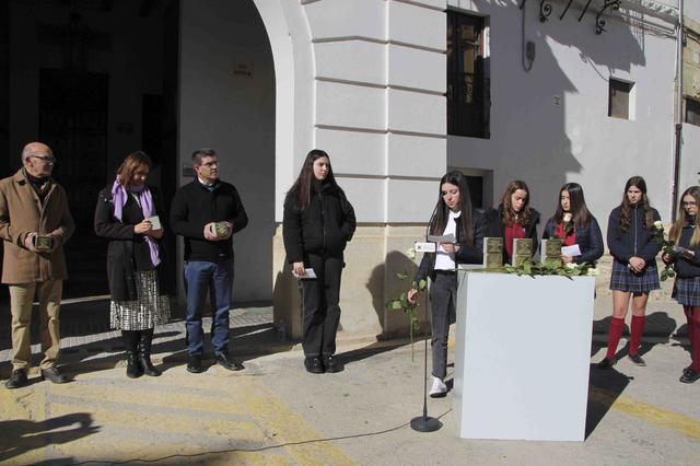 Ontinyent ret homenatge a les víctimes del nazisme