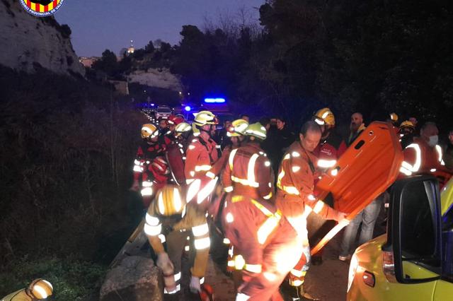 Localitzada la dona perdida en després de caure prop del Salt del Bou