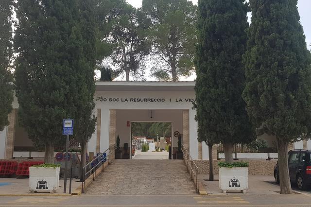 Tanquen el Cementeri d'Ontinyent i suspenen la Missa de Tots Sants pel fort vent