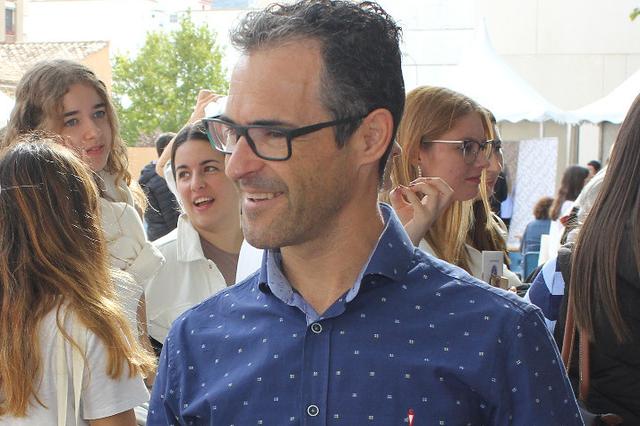 Ontinyent aprova 100 ajudes municipals a transport per a alumnat universitari, de FP i Ensenyaments Especials