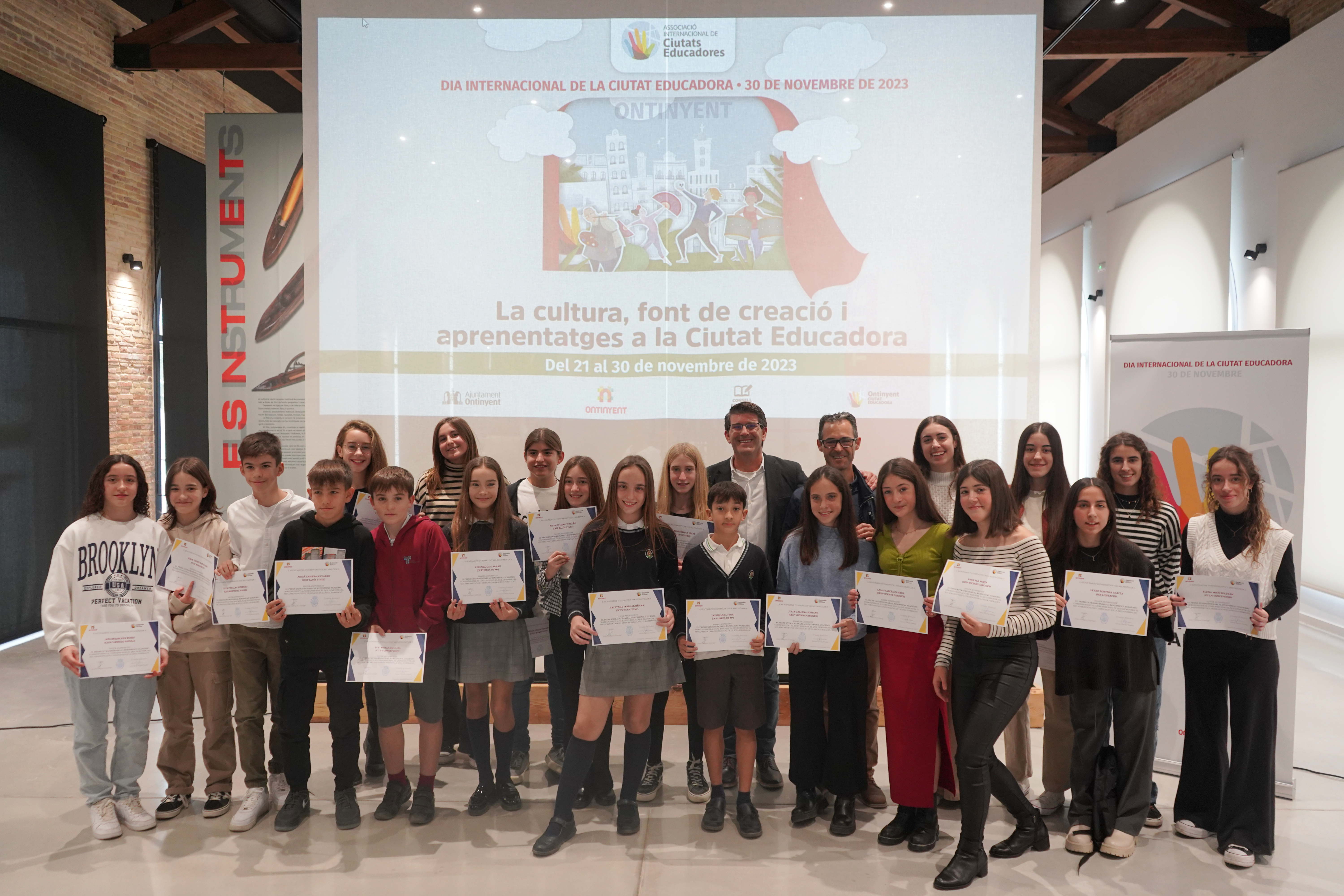 Entrega premios al rendimiento académico. Ontinyent