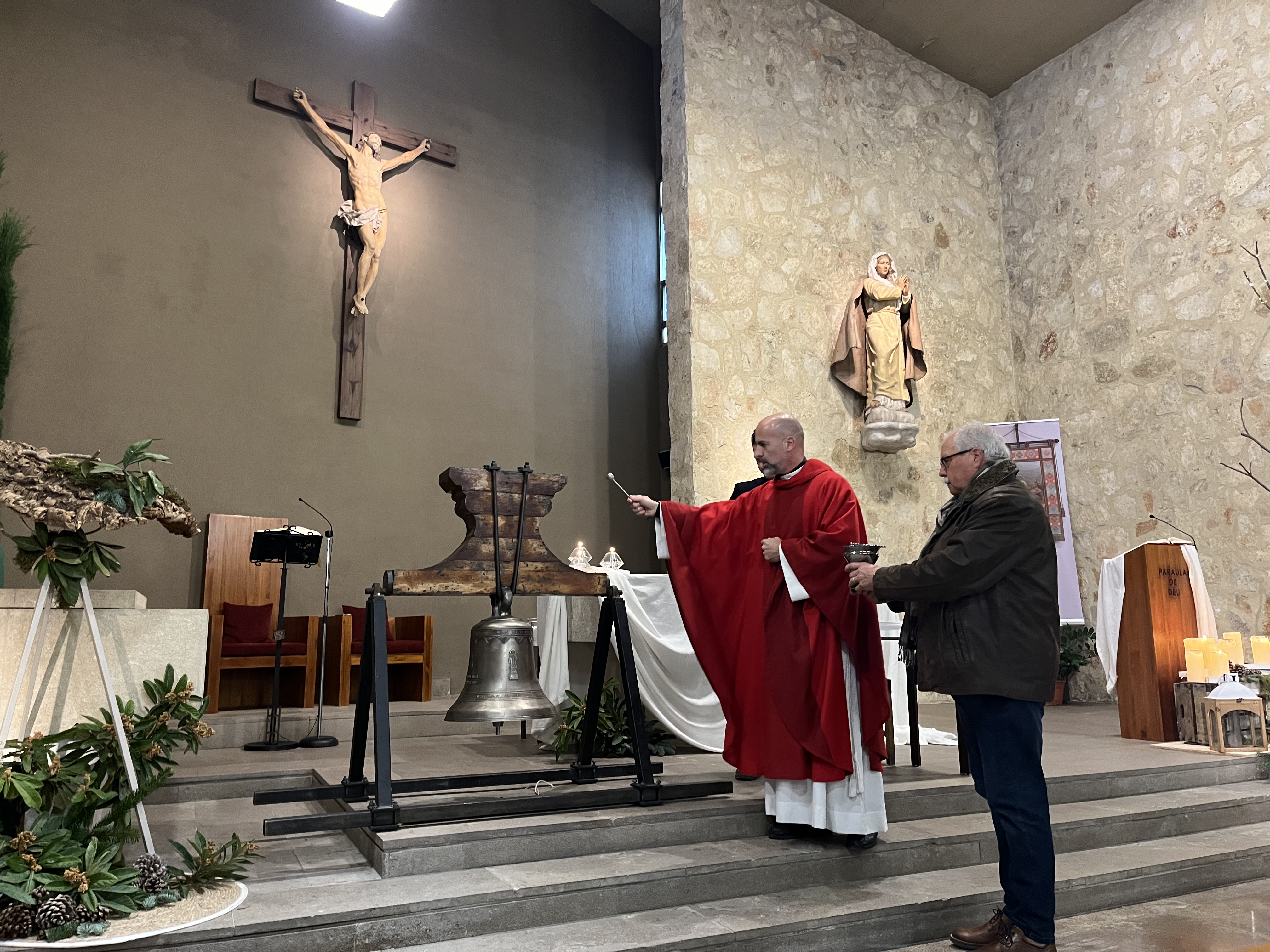 Benedicció de la nova campana de Sant Esteve. Ontinyent 