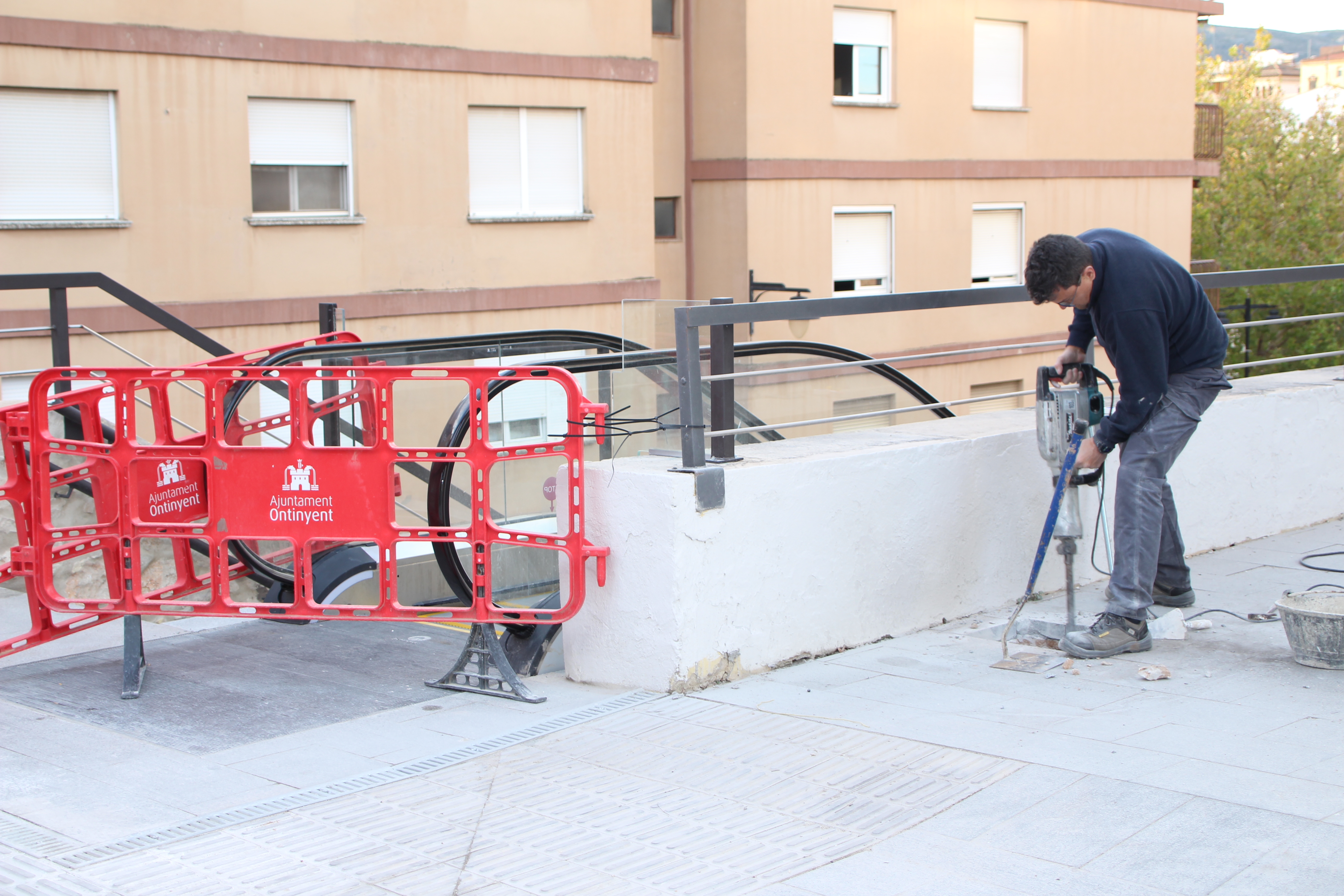 Instal·lació dels nous punts de llum