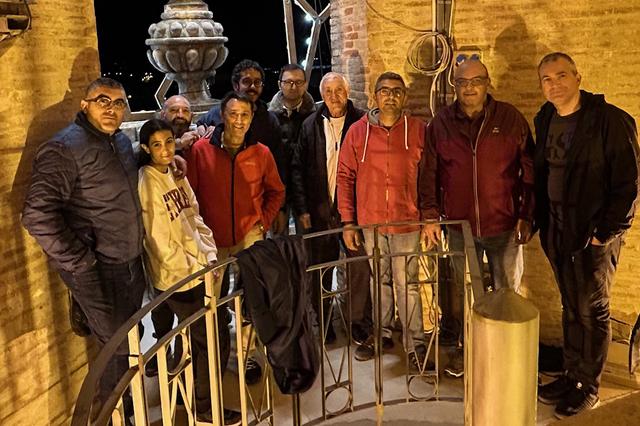 Ontinyent enciende el Belén de luces de Santa María
