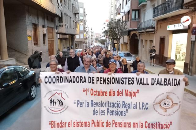 Ontinyent es manifesta en defensa de la sanitat pública