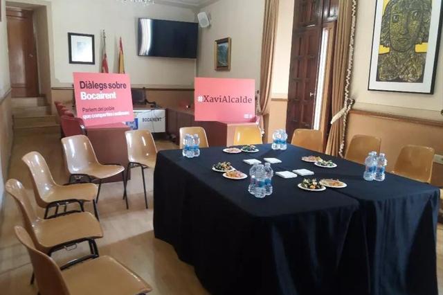 El PSOE de Bocairent desmiente a Compromís sobre el uso partidista del salón de plenos