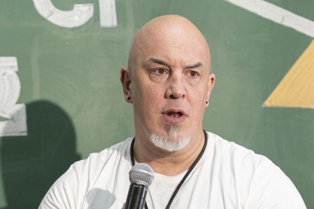 La Escuela de Familias de Ontinyent aborda el acoso escolar