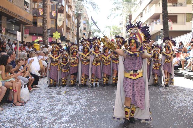 L'Entrada infantil d'Ontinyent ompli d'alegria els carrers  