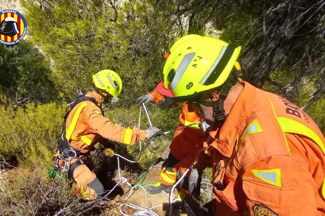 Rescaten una persona al barranc de Pola, Ontinyent