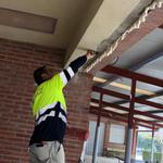 Ontinyent ejecuta mejoras en los colegios durante la Navidad
