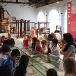 Centenares de alumnos de Ontinyent visitan el Museo Textil