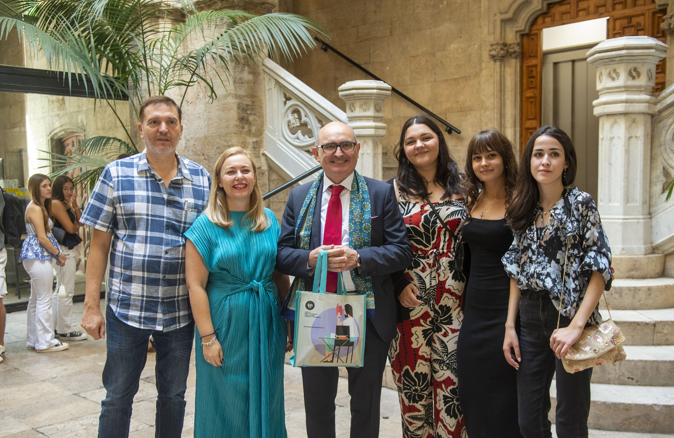 La vicepresidenta Enguix, con la delegación del IES Pou Clar Ontinyent