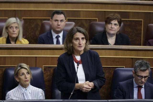 Solidaritat frent la bronca política
