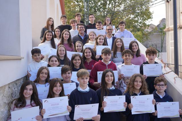 Ontinyent reconoce la excelencia académica