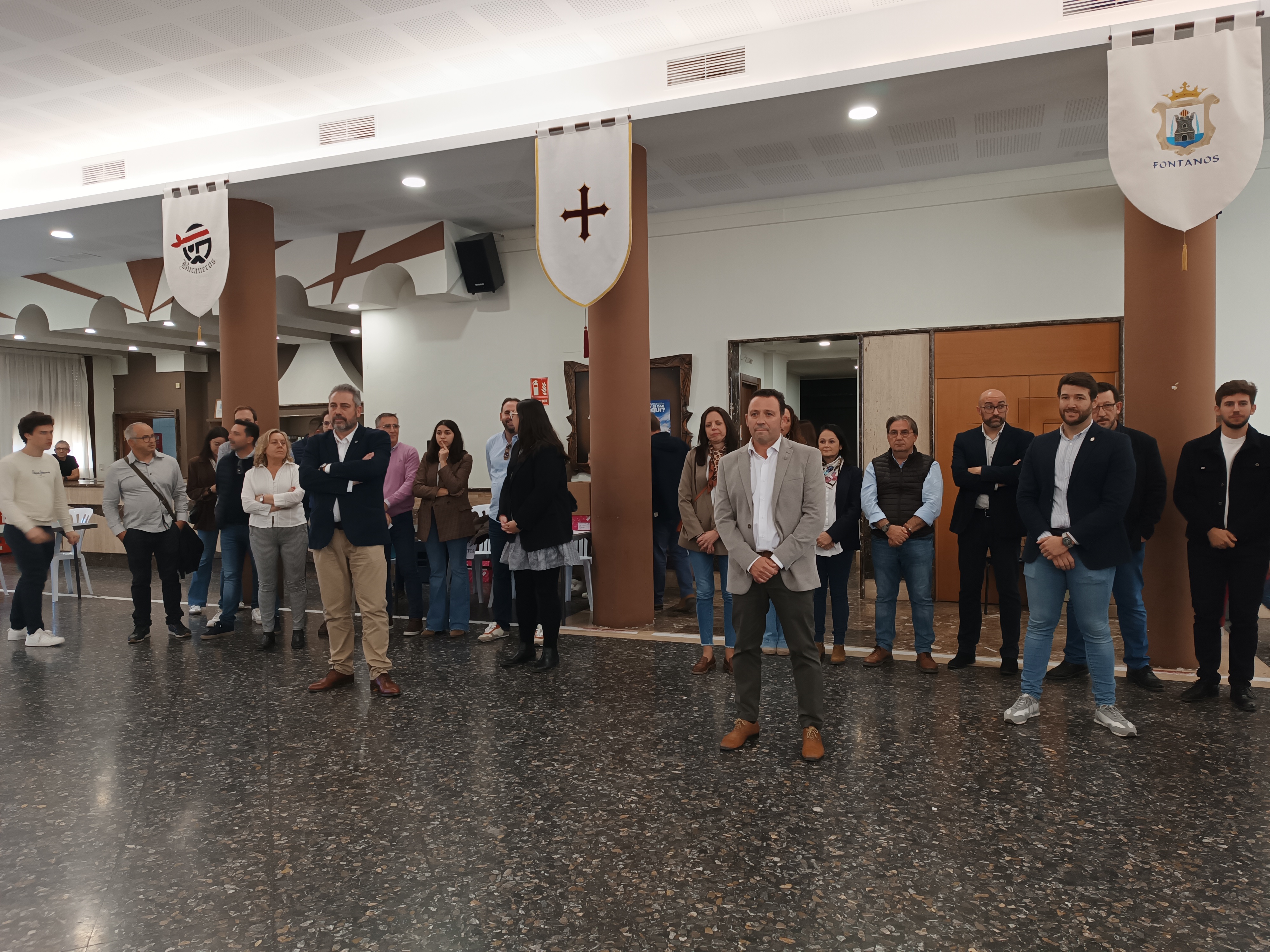 Els dos candidats, durant la lectura de l'acta amb els resultats
