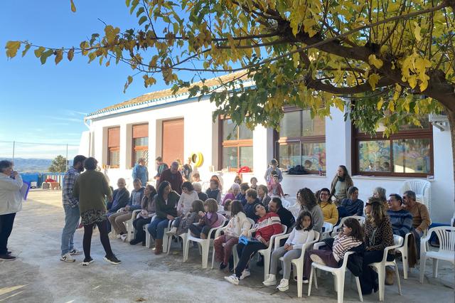 Beniatjar celebra los 70 del edificio escolar