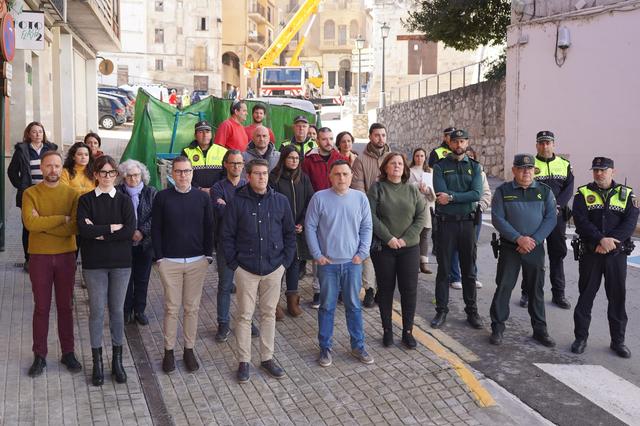 Ontinyent guarda un minut de silenci pels agents de la Guàrdia Civil assassinats