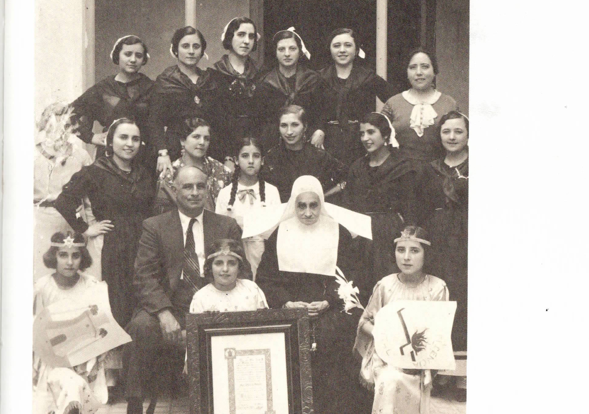 Sor Josefa Lizarralde, nomenada filla predilecta i adoptiva d'Ontinyent pels seus servicis d'assistència social