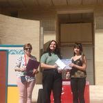 Iris Caluean i Carla Bartha reben el tercer premi del concurs Compitàlia