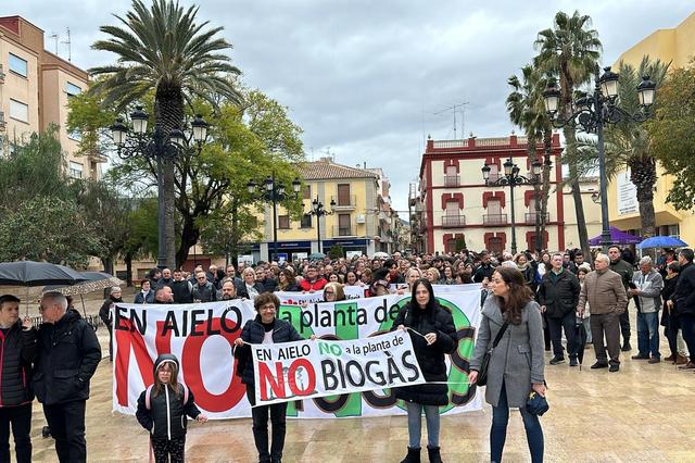Charla en Aielo sobre las consecuencias de las plantas de biogás