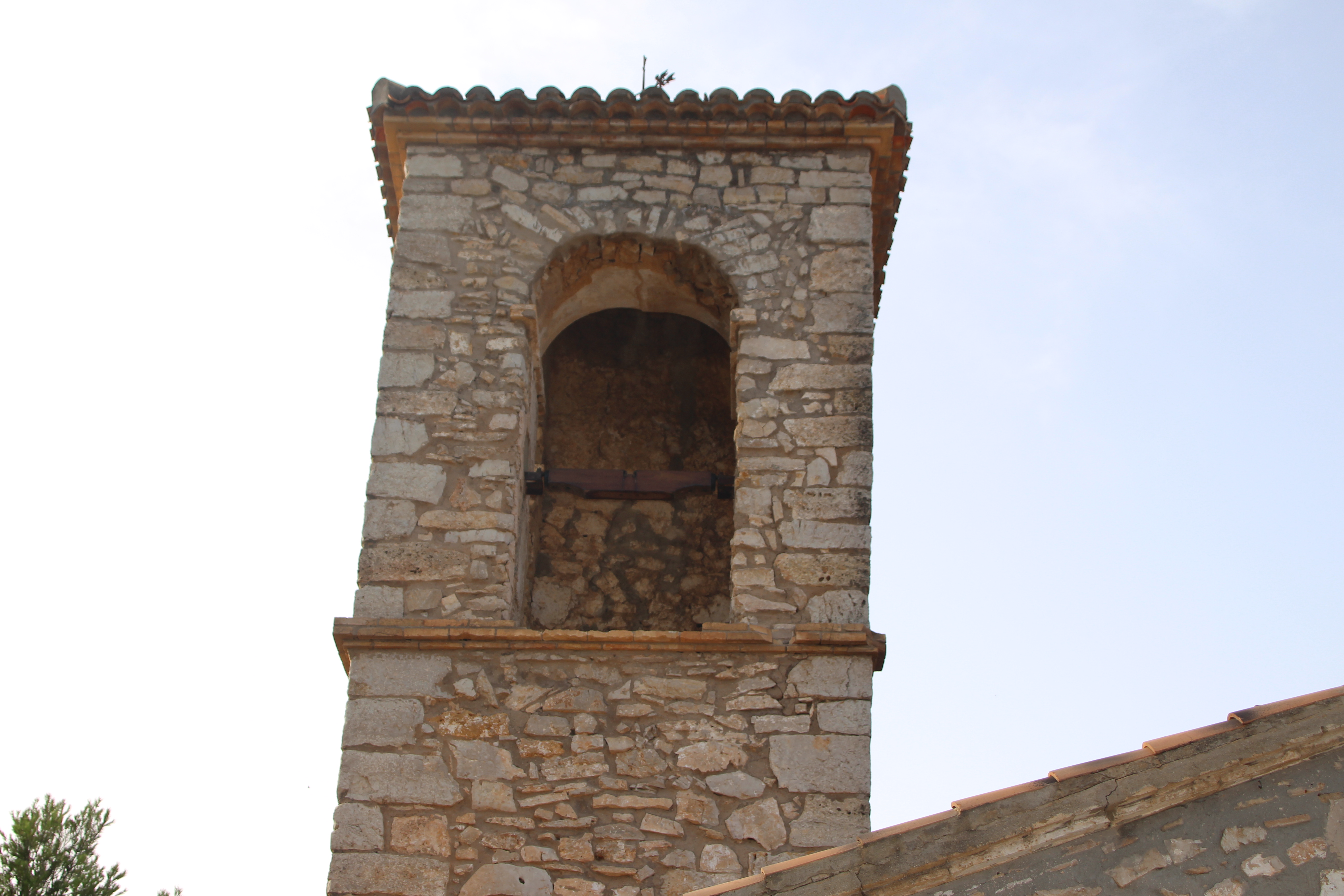 Espai que va deixar la campana robada. Ontinyent. Sant Esteve