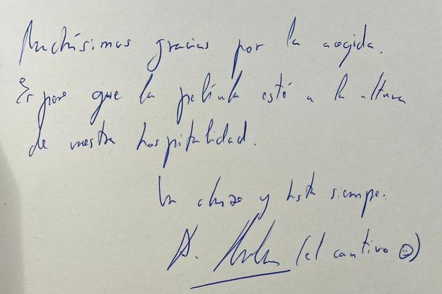 Esta es la dedicatoria de Amenábar en el libro de honor de Bocairent 