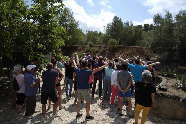 Veïns de Cals Frares a Ontinyent es manifesten contra l'ocupació
