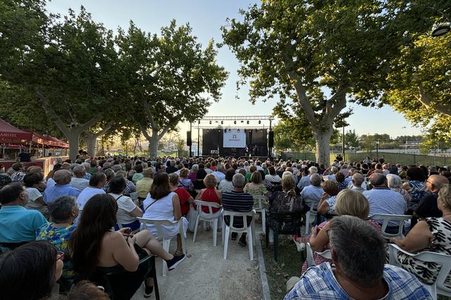 Multitudinària acollida a la Nit Gran d'Ontinyent