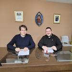 Parroquia y Ayuntamiento de Bocairent firman un convenio para el uso público de las zonas deportivas del Patronato