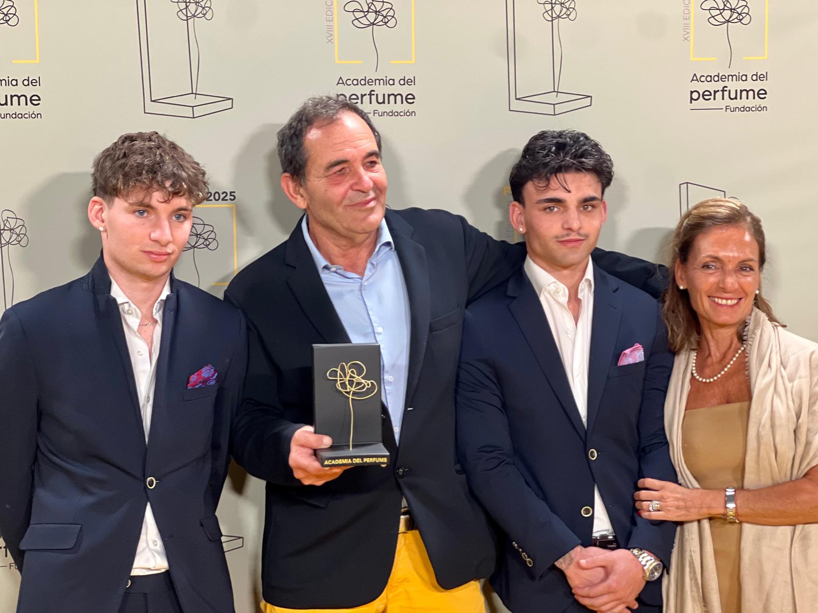 Patrick Douenat y Manuela Di Sclafani, con sus hijos