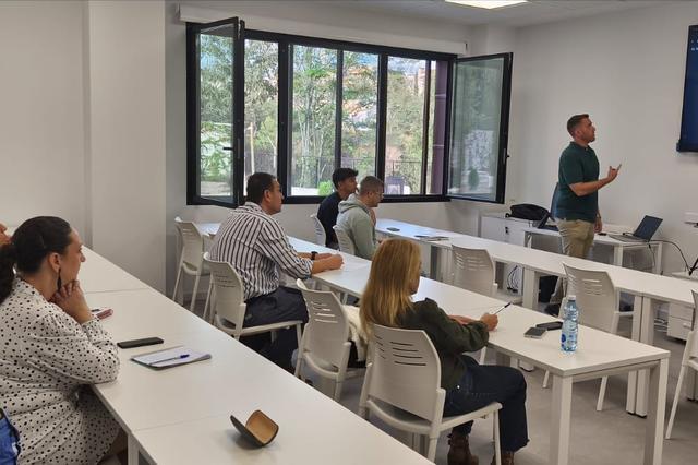 Ontinyent forma a 48 personas en Transformación Digital con IA